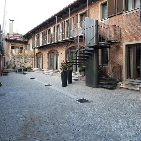 Angolo Divino 게스트하우스 알바