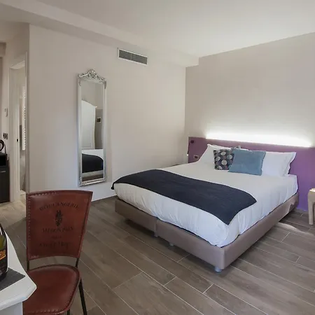 게스트하우스 Angolo Divino 알바